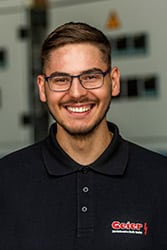 Ansprechpartner 29 Adam Petti