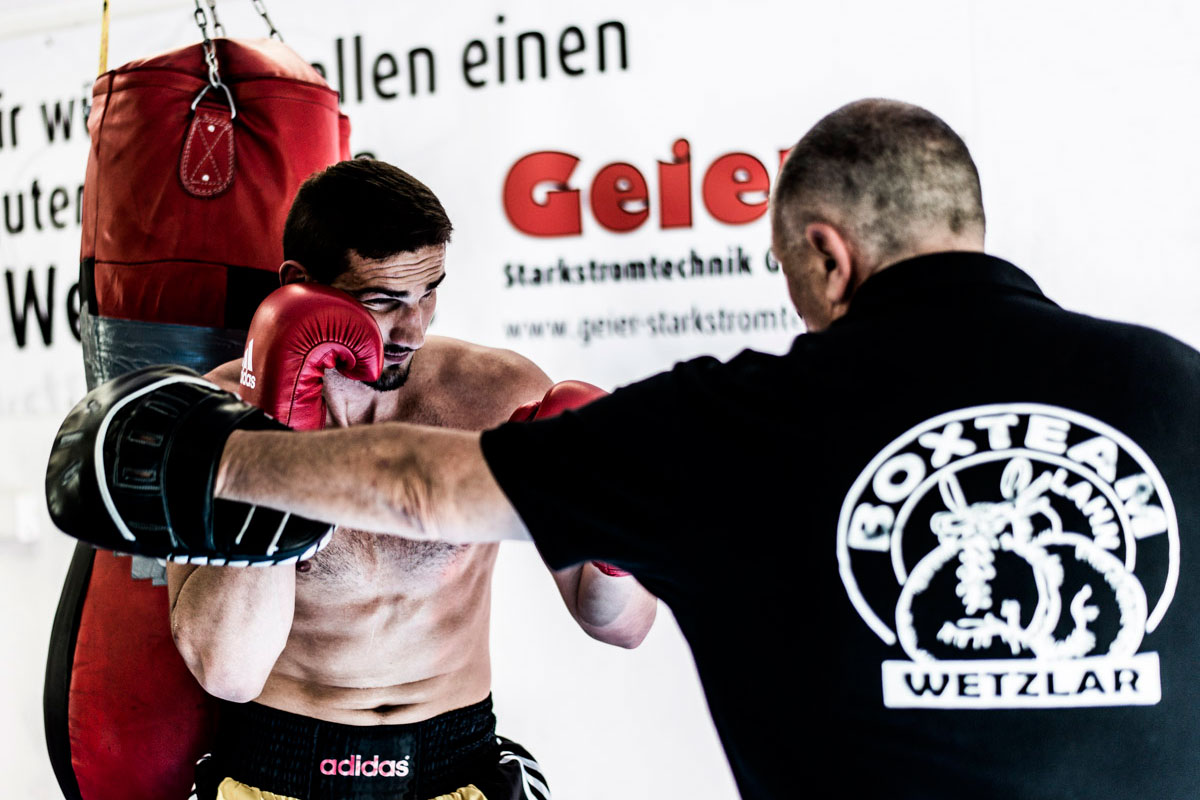 Neue Trikots für die SG Sinn/Hörbach – Geier Starkstromtechnik unterstützt den regionalen Fußball 15 Emir Ahmatovic Boxen Geier