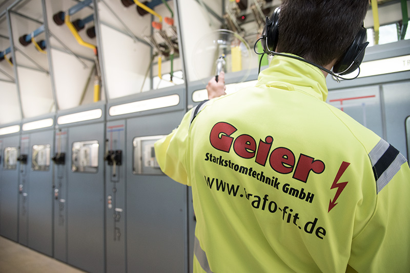 Arbeiten unter Spannung 9 Arbeiten unter Spannung – „AuS“ bis 36 kV