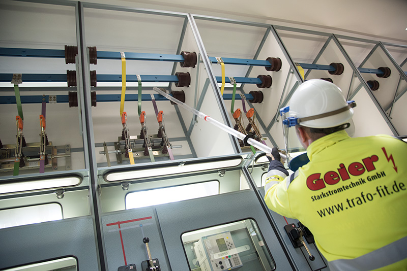 Arbeiten unter Spannung 2 Arbeiten unter Spannung – „AuS“ bis 36 kV