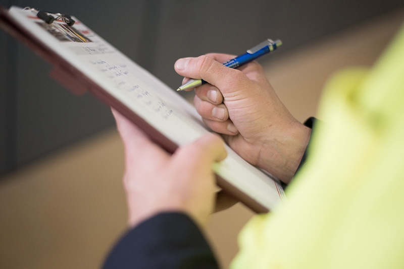 Arbeiten unter Spannung 7 Arbeiten unter Spannung – „AuS“ bis 36 kV