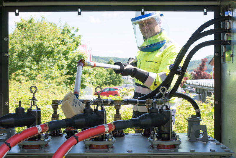 Arbeiten unter Spannung 3 Arbeiten unter Spannung – „AuS“ bis 36 kV
