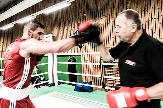 Neue Trikots für die SG Sinn/Hörbach – Geier Starkstromtechnik unterstützt den regionalen Fußball 13 Boxen Emir Ahmatovic