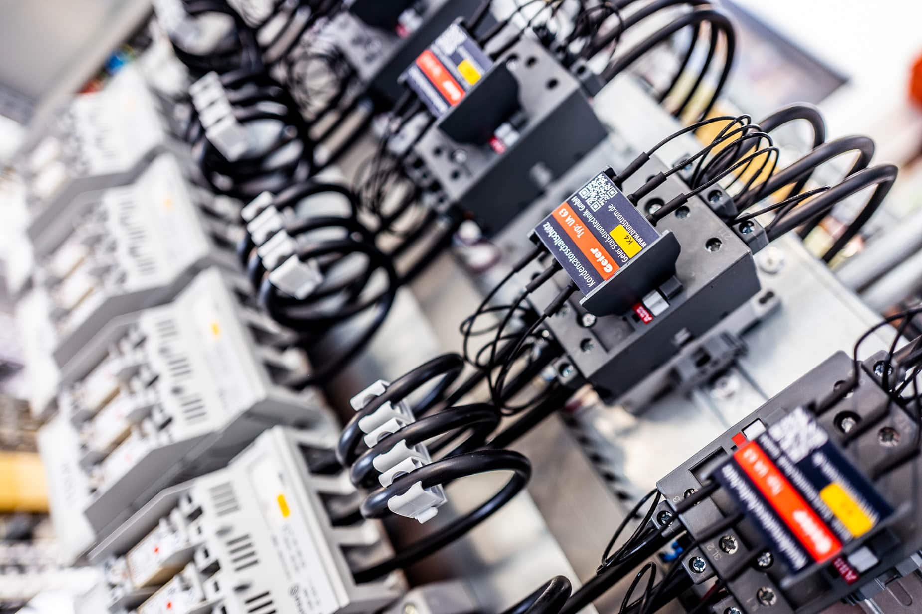 Niederspannung 19 Blindstromkompensationsanlage mit Schwenkrahmentechnik