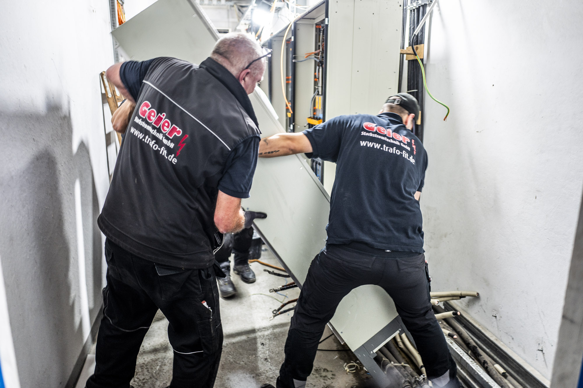 Niederspannung 12 Demontage einer alten Niederspannungshauptverteilung