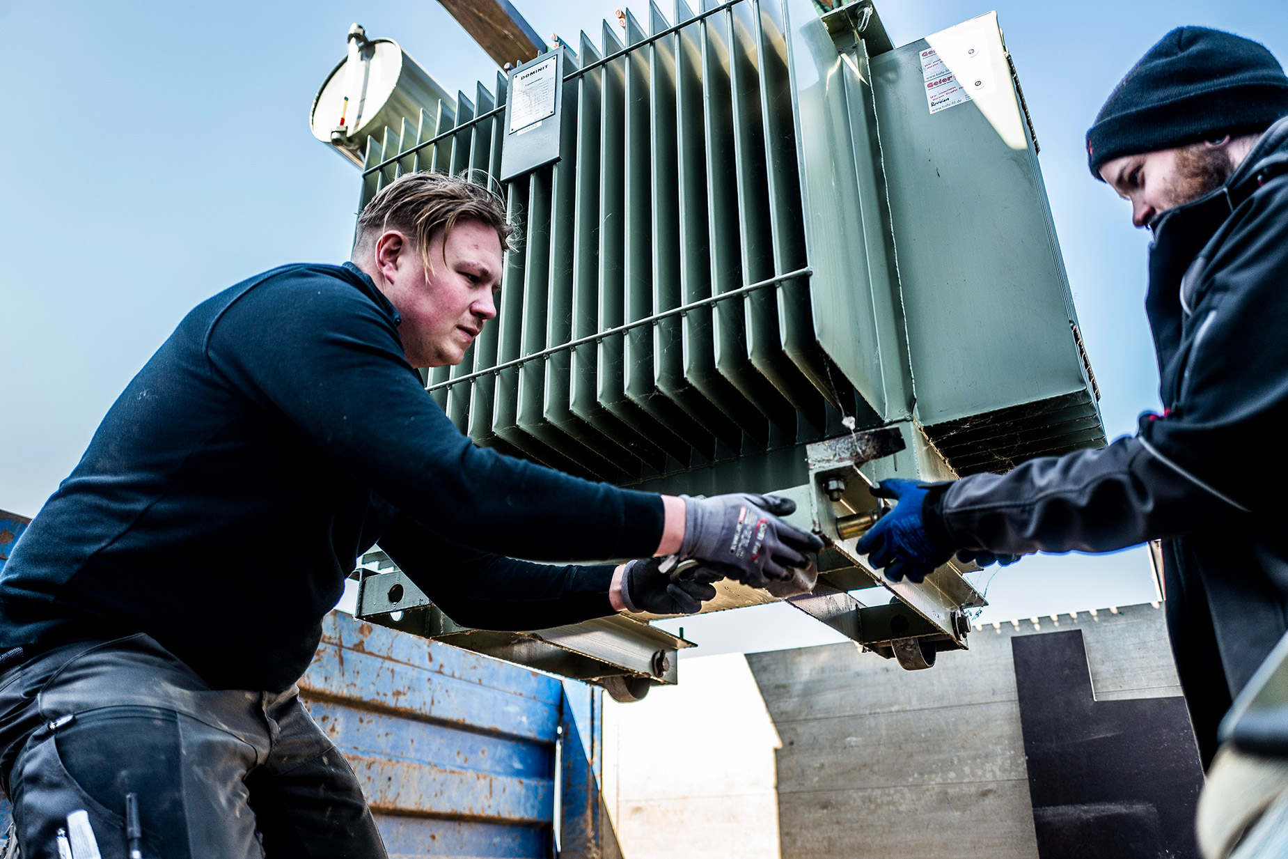 Über Uns 9 Montage Transformator