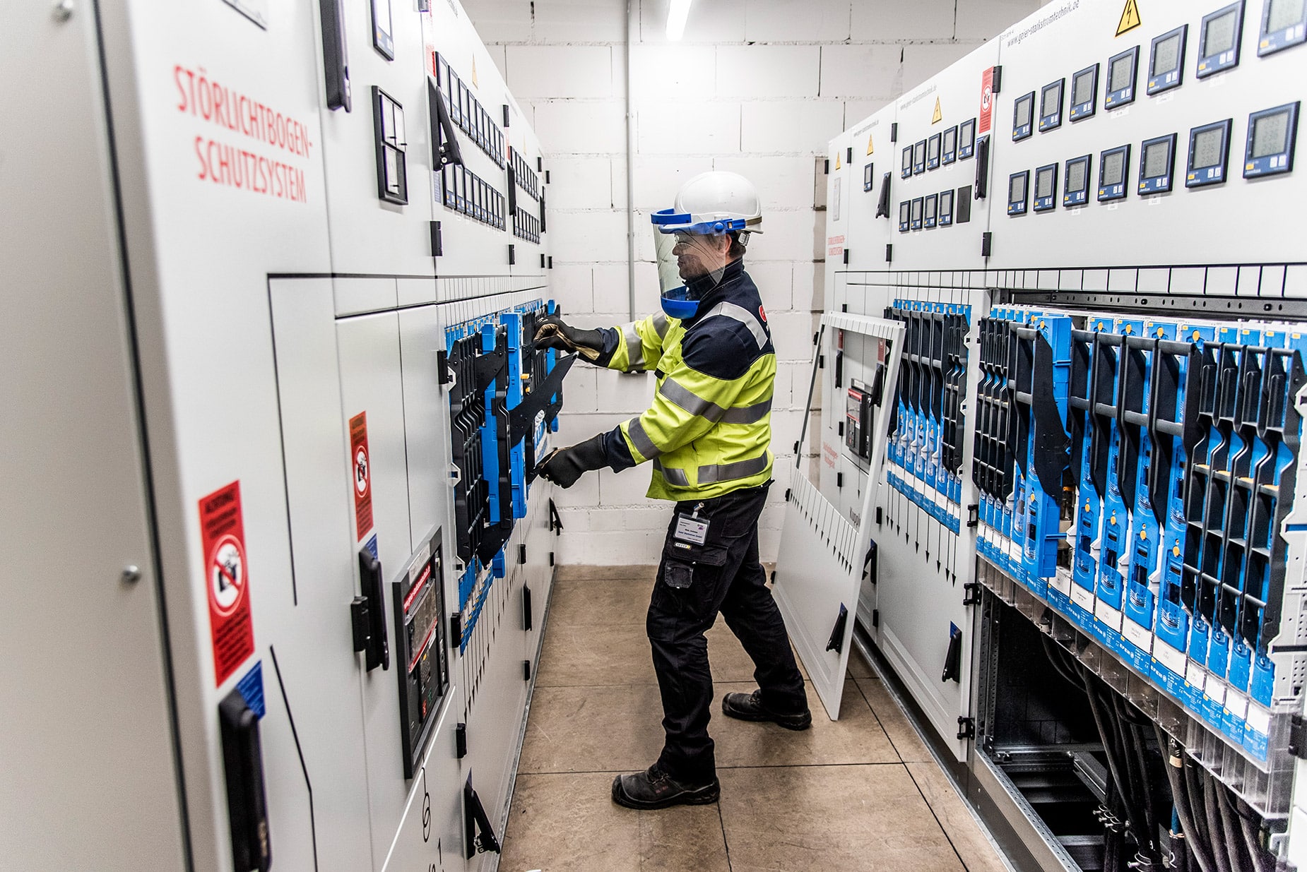 Über Uns 22 Schaltung einer Niederspannunghauptverteilung