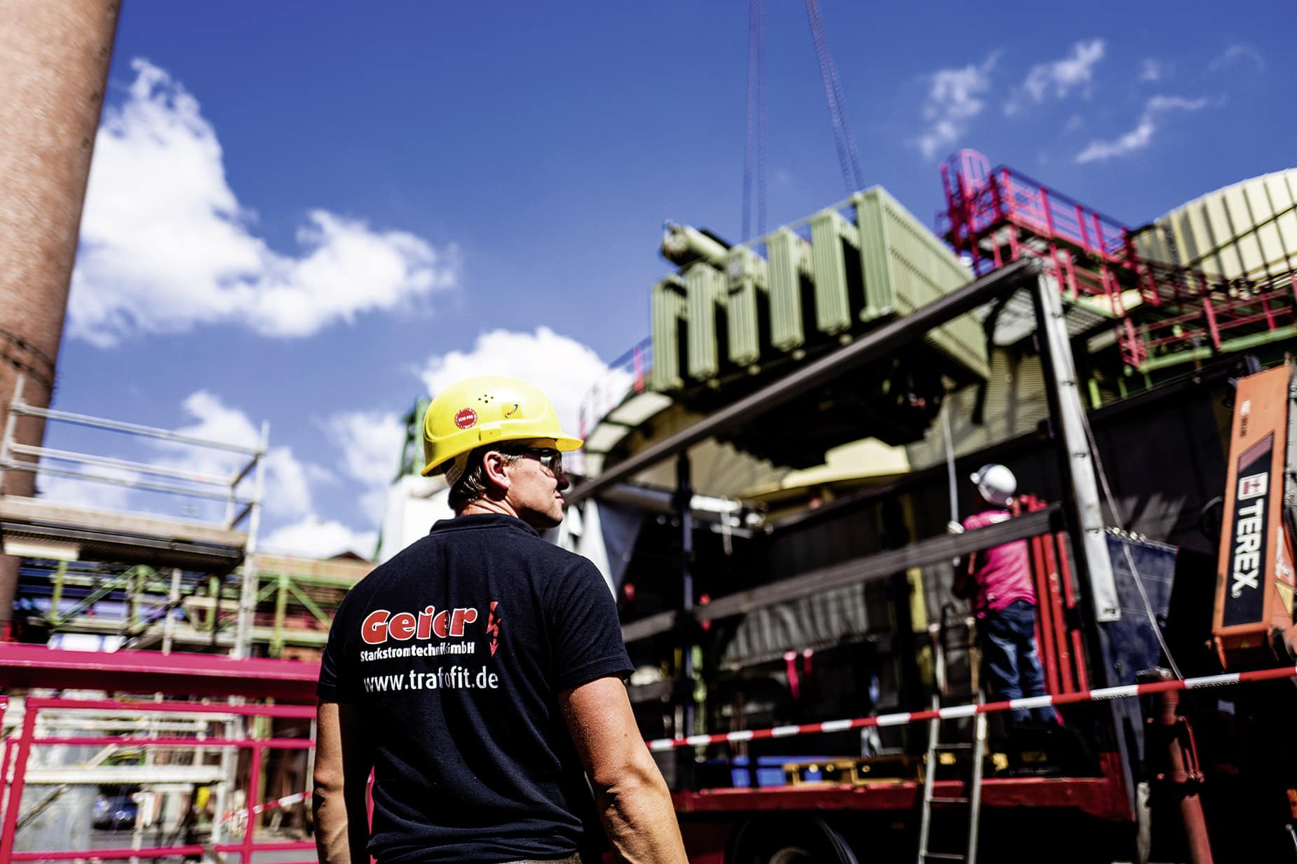 Über Uns 11 Geier Starkstromtechnik vor Ort Montage