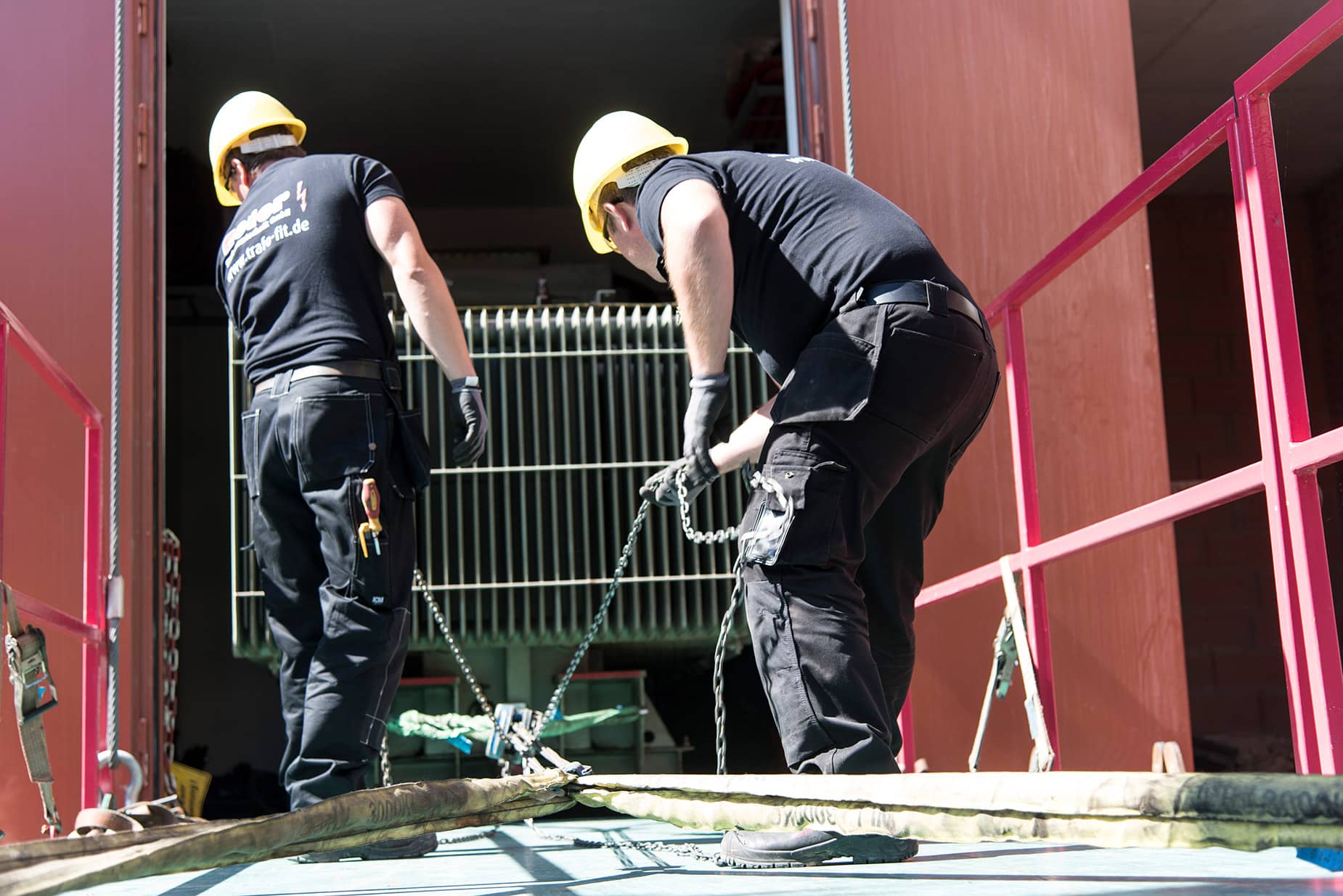 Über Uns 14 Geier Starkstromtechnik vor Ort Montage