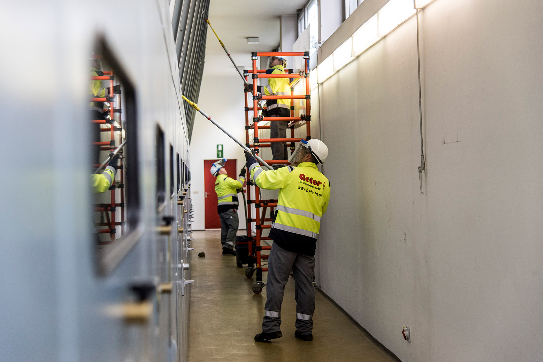 Über Uns 5 Arbeiten unter Spannung Geier Starkstrom
