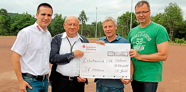 Neue Trikots für die SG Sinn/Hörbach – Geier Starkstromtechnik unterstützt den regionalen Fußball 6 geier kunstrasen spende