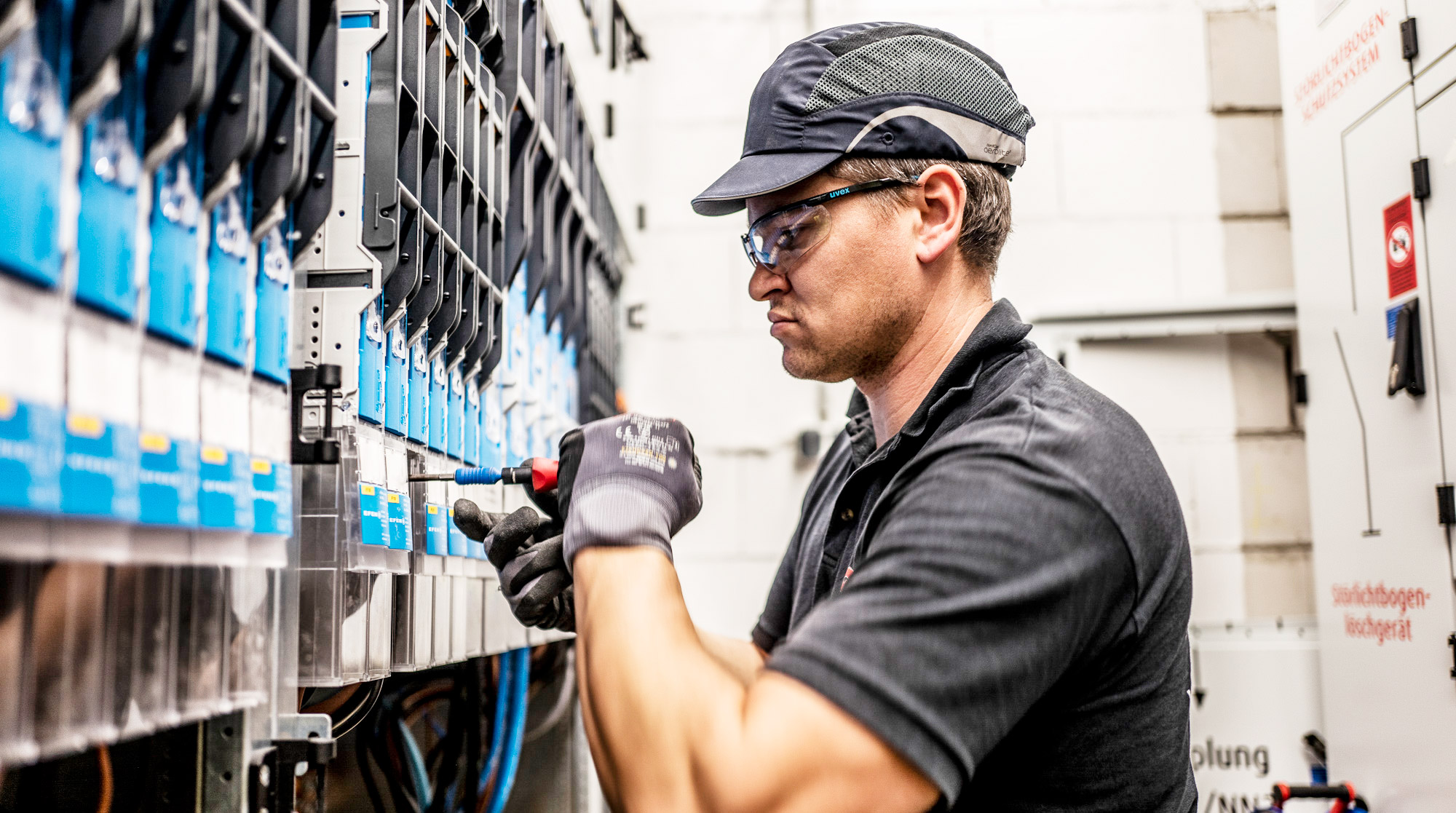 Wartung, Revision & Service 1 Geier Starkstromtechnik Service & Revision an Niederspannungsanlagen