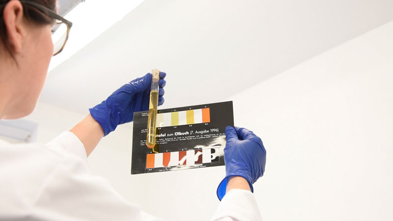 Trafo-Isolieröluntersuchung 2 Ölanalyse