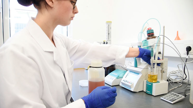 Trafo-Isolieröluntersuchung 8 Ölanalyse